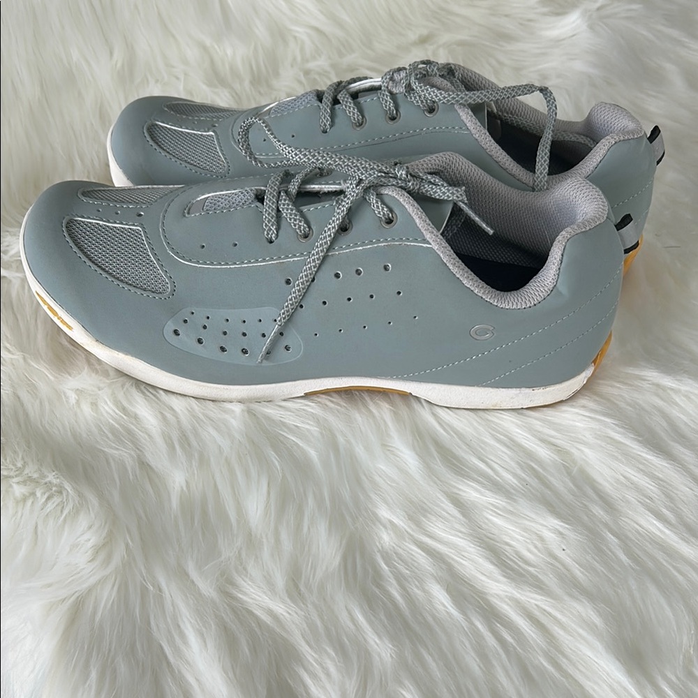 Gray and White Low-Top T-Flex Cycling Shoes with Suede-Like Finish.
MG
